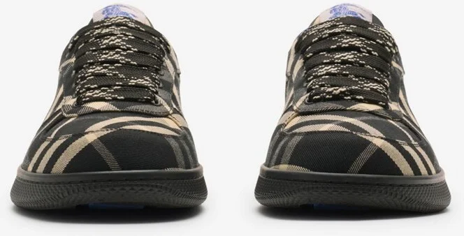 Burberry Check Terrace Sneakers Size: 35 - Image 3