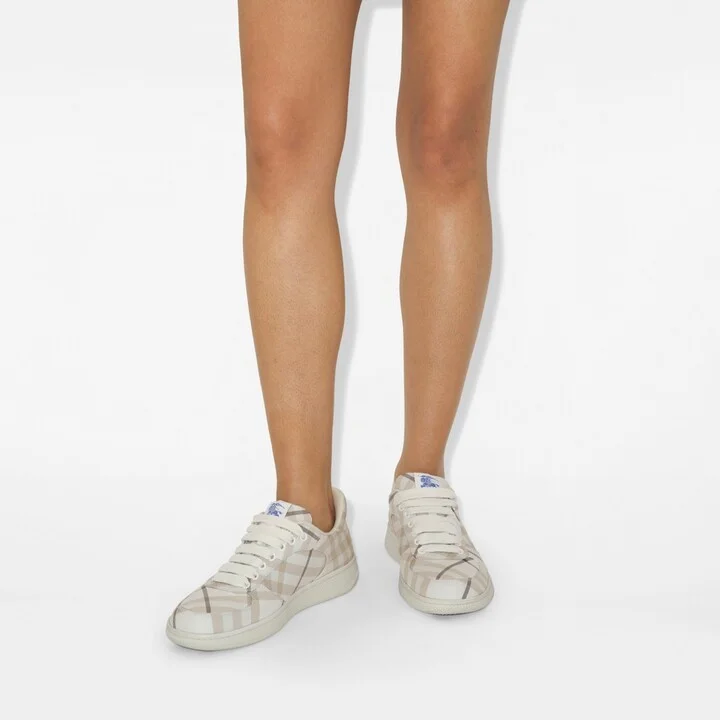 Burberry Check Terrace Sneakers Size: 35 - Image 2
