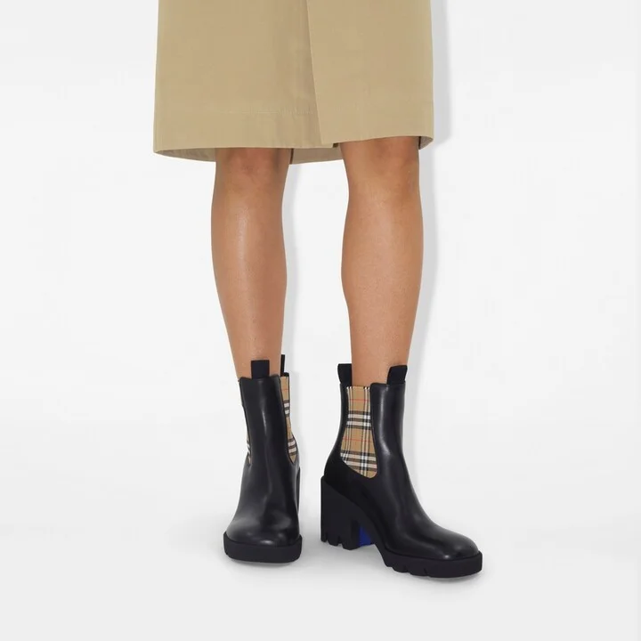 Burberry Leather Stride Chelsea Boots Size: 35 - Image 2