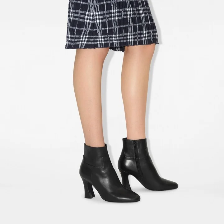 Burberry Leather Trinket Ankle Boots​ Size: 35 - Image 2