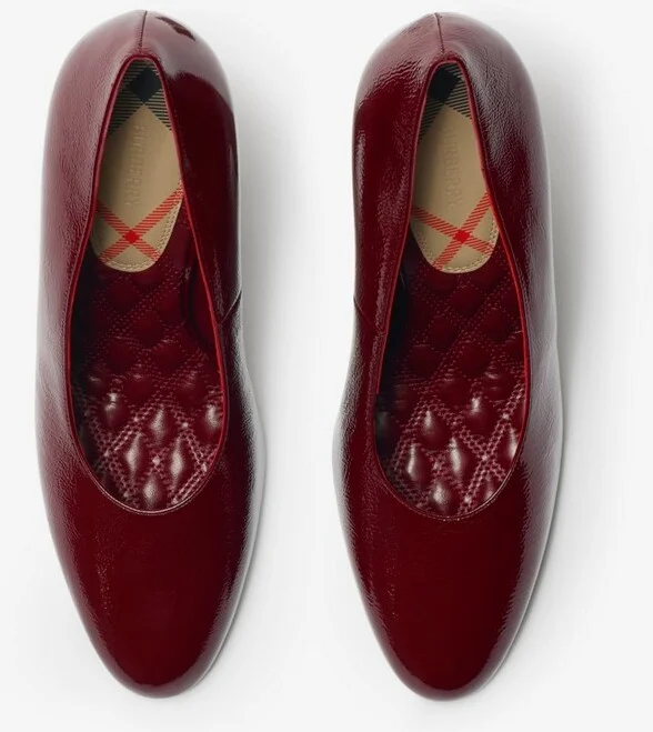 Burberry Patent Leather Trinket Pumps Size: 35 - Image 4