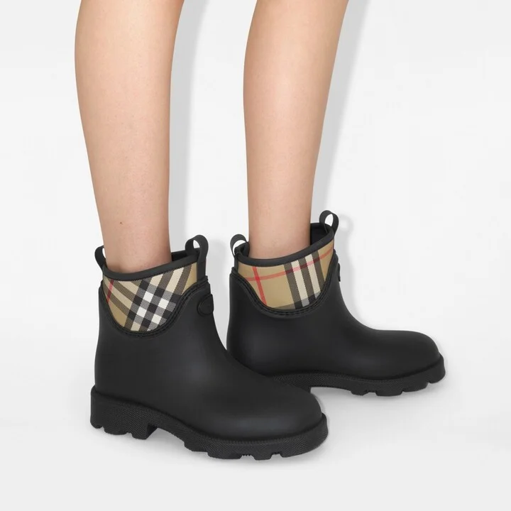 Burberry Rubber Marsh Stamp Low Boots​ Size: 35 - Image 2