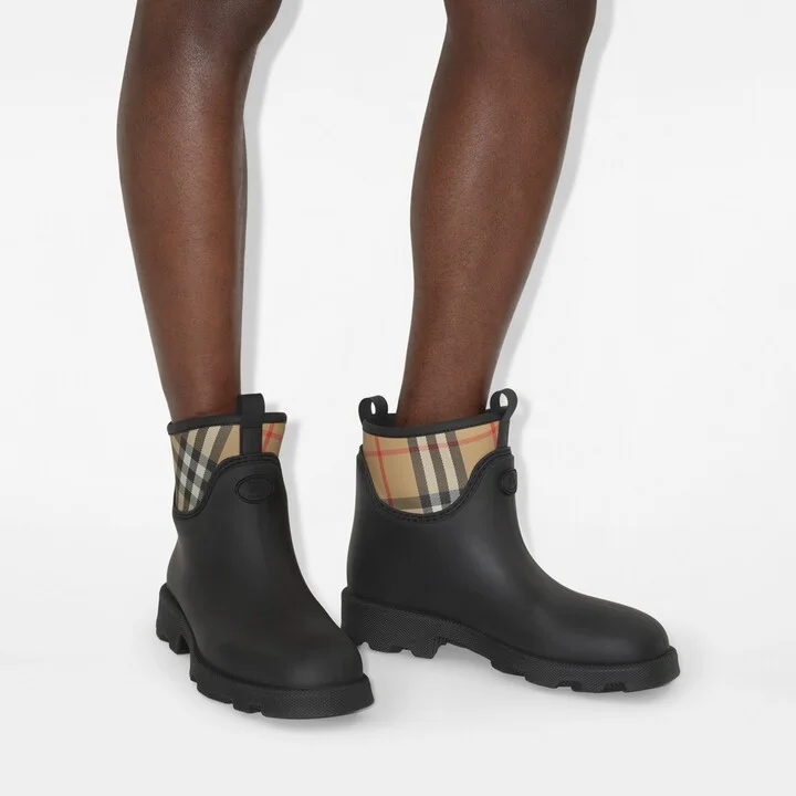 Burberry Rubber Marsh Stamp Low Boots​ Size: 41 - Image 2