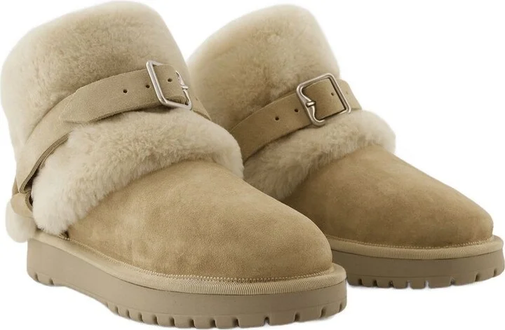 Burberry Snug Boots - Image 7