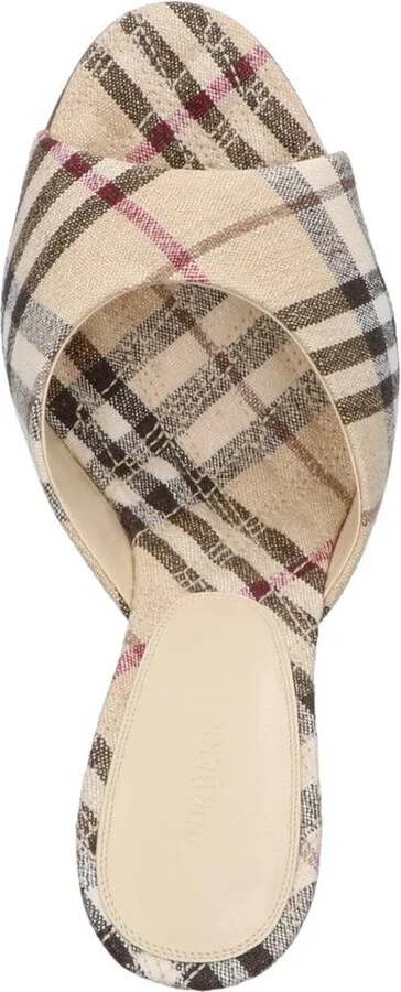Burberry With Heel - Image 5