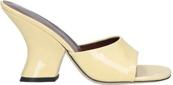 Pastel yellow