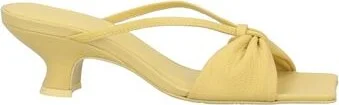 Pastel yellow