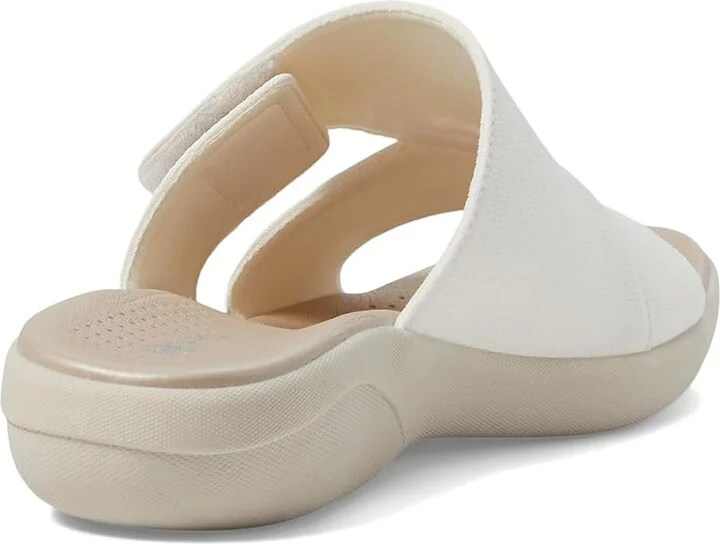 Bzees Carefree Wedge Sandals Women's Sandals White : 9 M - Image 4