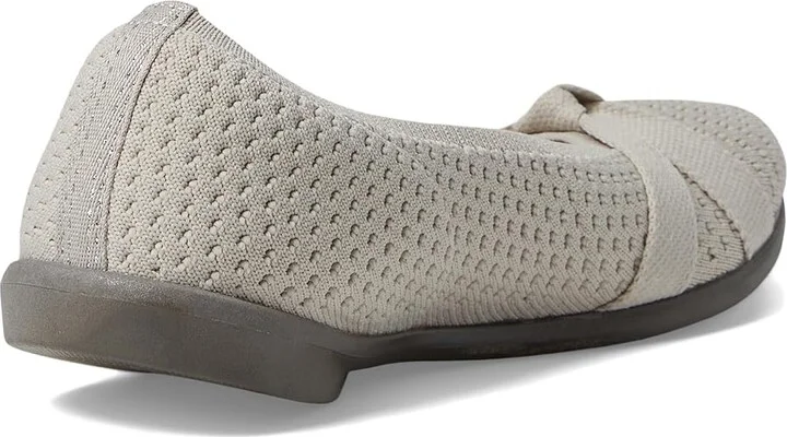 Bzees Kissed Women's Flat Shoes Sand Engineered Knit : 5 M, EVA/Rubber - Image 4