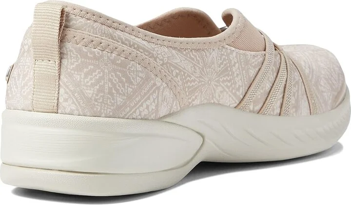 Bzees Niche Women's Slip on Shoes Beige Batik Fabric : 9.5 M, Textile - Image 4