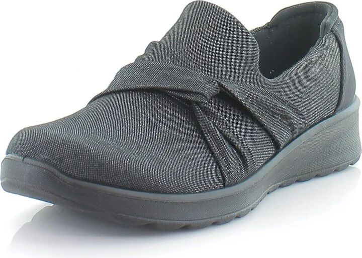 BZees Womens Glimmer Slip-On Black Shimmer 6.5 M