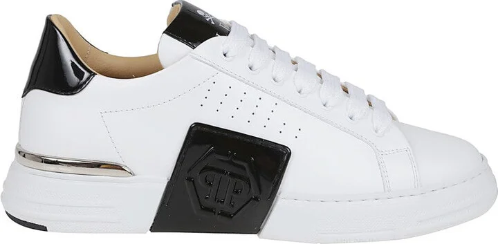 Calfskin Leather Sneakers With Striking Logo Detailing
