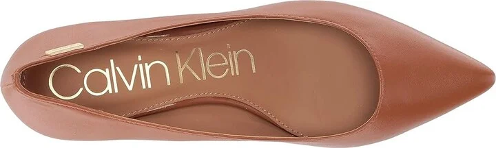 Calvin Klein Gabrianna Pump Women's 1-2 inch heel Shoes Cognac 1 : 5 M, Leather - Image 2