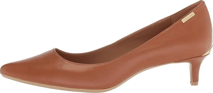 Calvin Klein Gabrianna Pump Women's 1-2 inch heel Shoes Cognac 1 : 5 M, Leather - Image 6