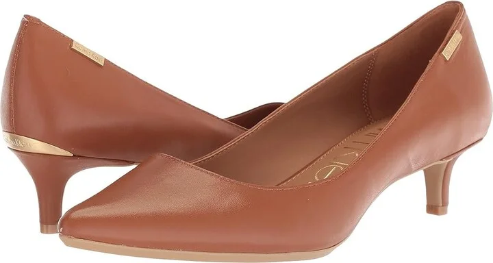 Calvin Klein Gabrianna Pump Women's 1-2 inch heel Shoes Cognac 1 : 5 M, Leather