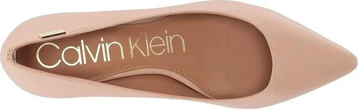 Calvin Klein Gabrianna Pump Women's 1-2 inch heel Shoes Desert Sand 1 : 5 M, Leather - Image 2