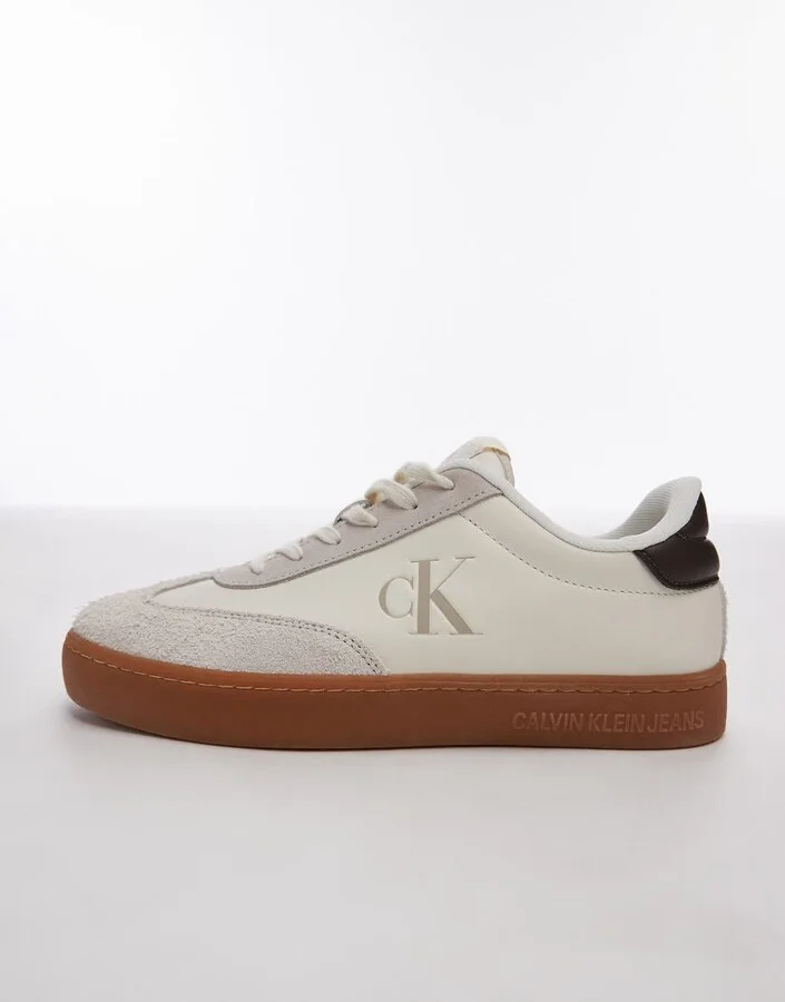 Calvin Klein Jeans classic cupsole sneakers in off white with gum sole - Image 2