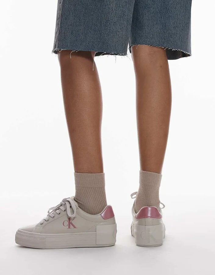 Calvin Klein Jeans flatform sneakers in eggshell & dusty rose - Image 3