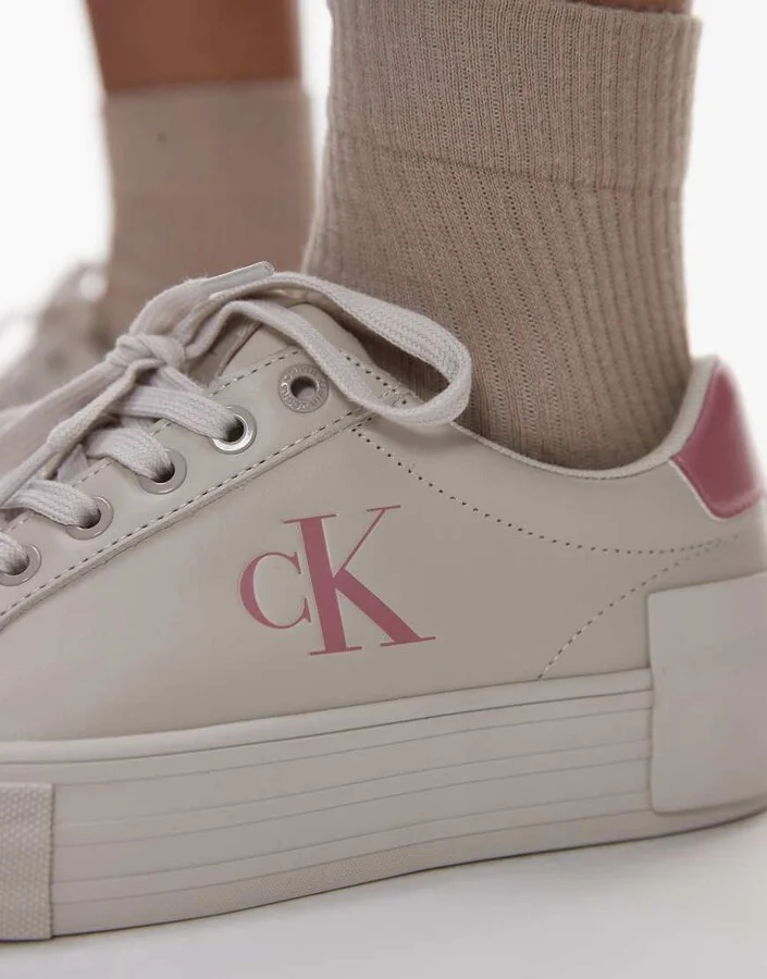 Calvin Klein Jeans flatform sneakers in eggshell & dusty rose - Image 4