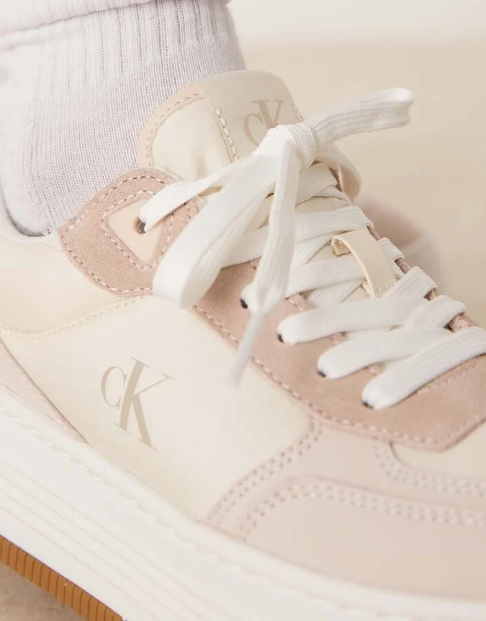 Calvin Klein Jeans flatform sneakers in off-white with gum sole - Image 3