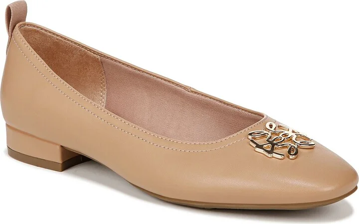 Cameo Flat - Wide Width Available