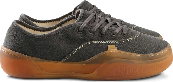 Camino sneakers