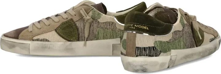 Camouflage-Patterned Low-Top Sneakers - Image 5
