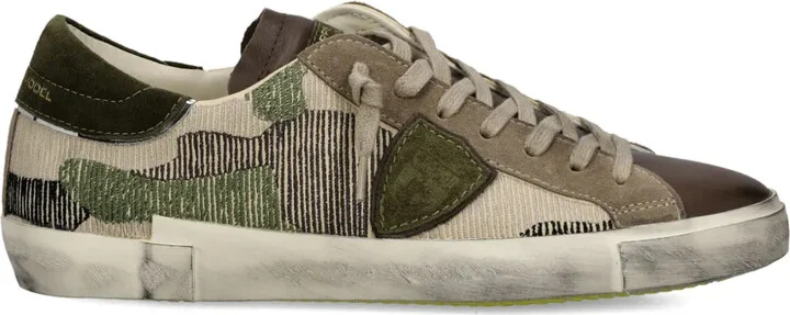 Camouflage-Patterned Low-Top Sneakers