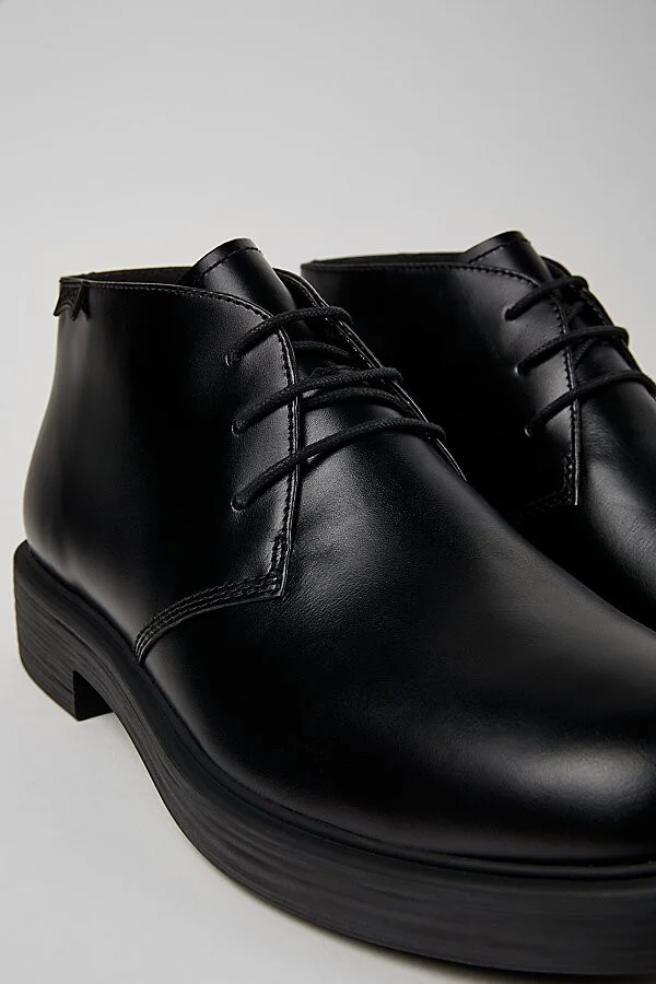 Camper Dean Leather Chukka Boot in Black