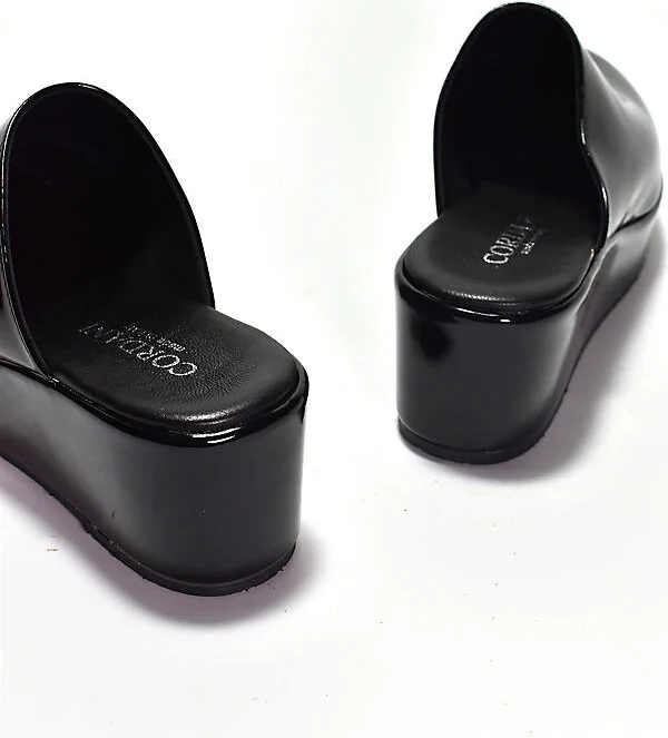 Camryn Flats - Image 4