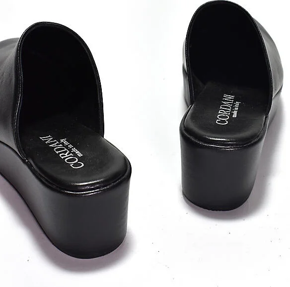 Camryn Flats - Image 4