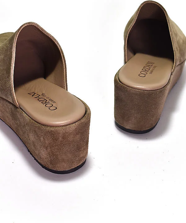 Camryn Flats - Image 3