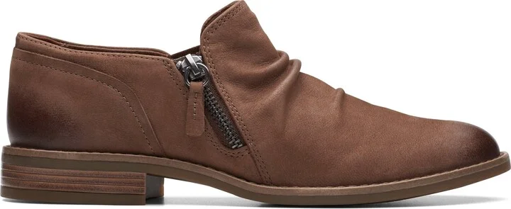 Camzin Pace in Beige Nubuck