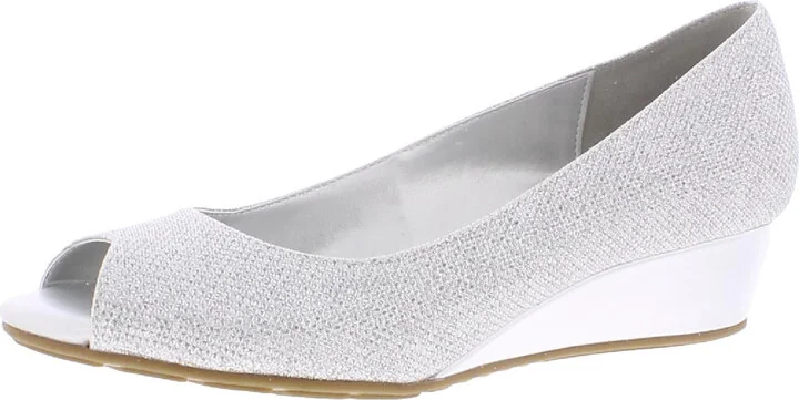 Candra 2 Womens Solid Peep Toe Wedge Sandals