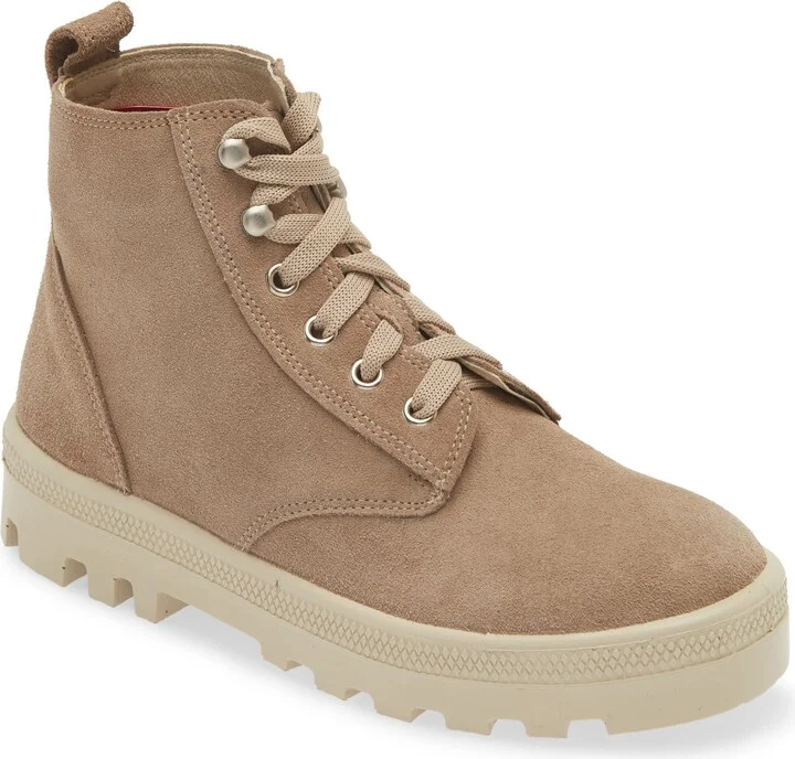 Canoe Lug Boot