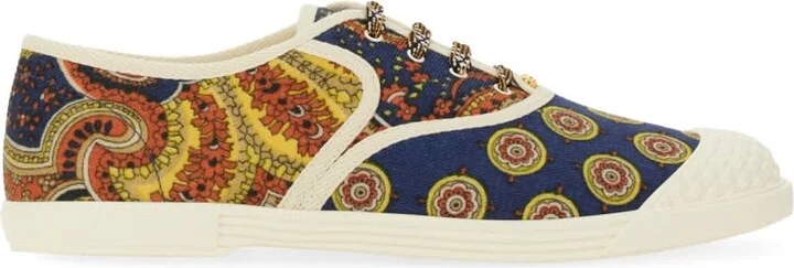 Canvas Sneaker