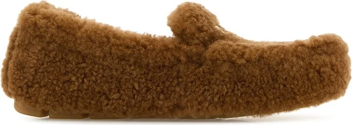 Caramel shearling loafers