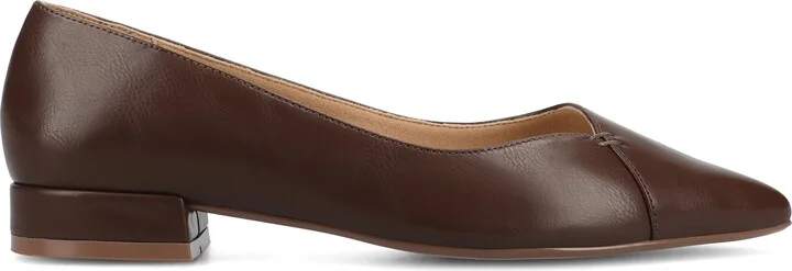 Carmin Pointed Toe Flat - Image 10