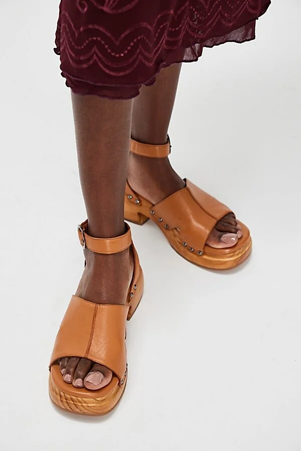 Carson Clogs - Image 2