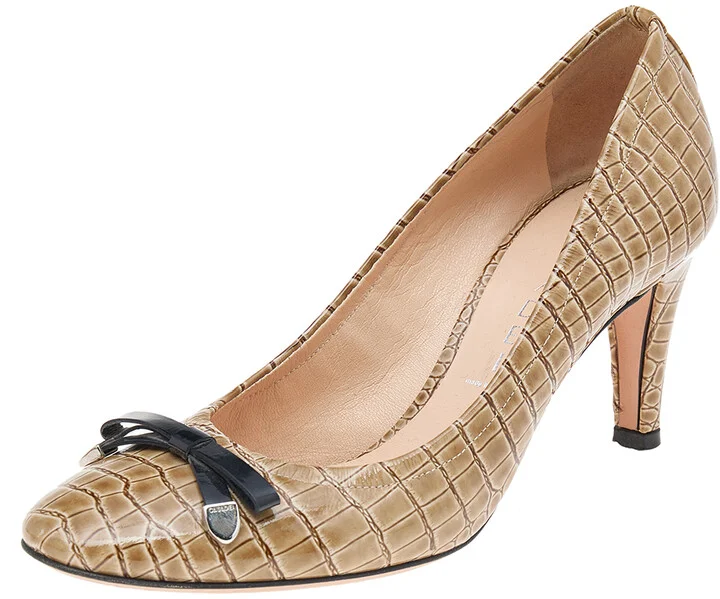 Casadei Olive Croc Embossed Leather Pumps Size 36.5