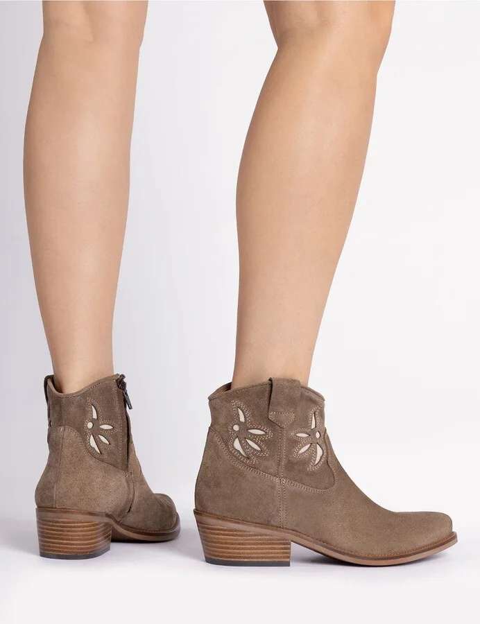 Cassidy Jasmine Water Repellent Western Boot - Image 3