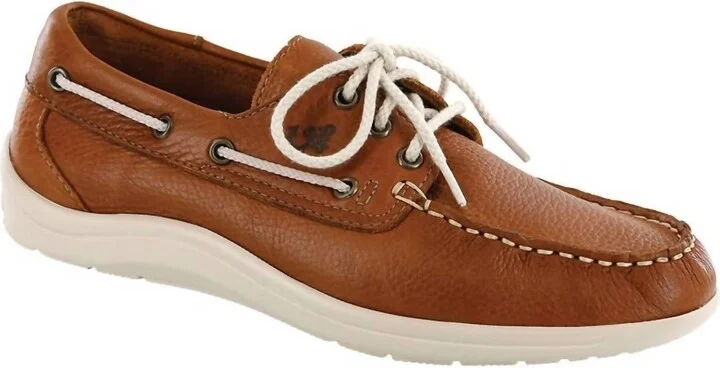 Catalina Lace Up Boat Shoe - Medium In Sandstone
