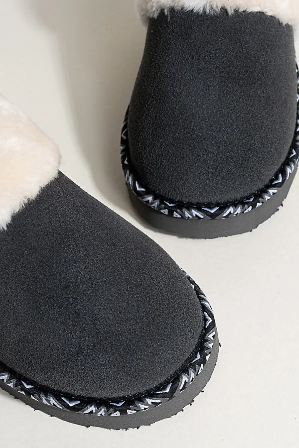 Cerise Slippers - Image 3