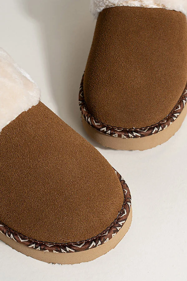 Cerise Slippers - Image 3