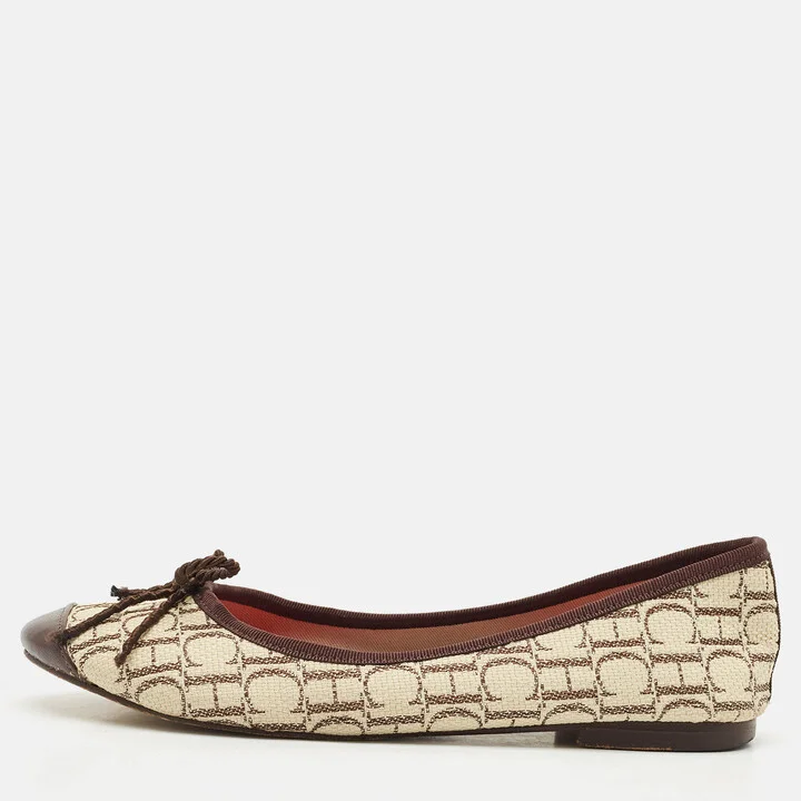 CH Carolina Herrera Cream/Brown Monogram Canvas Bow Ballet Flats Size 36