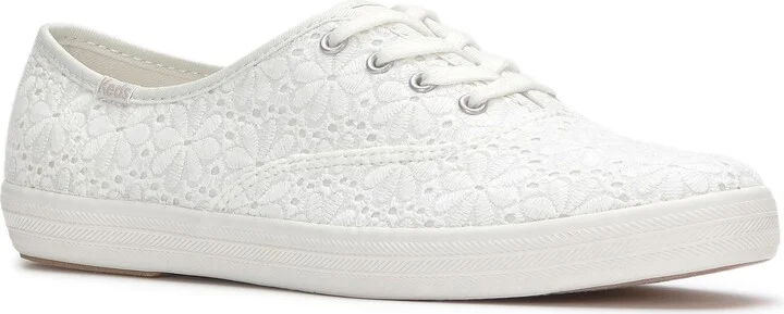 Snow White/ Lace
