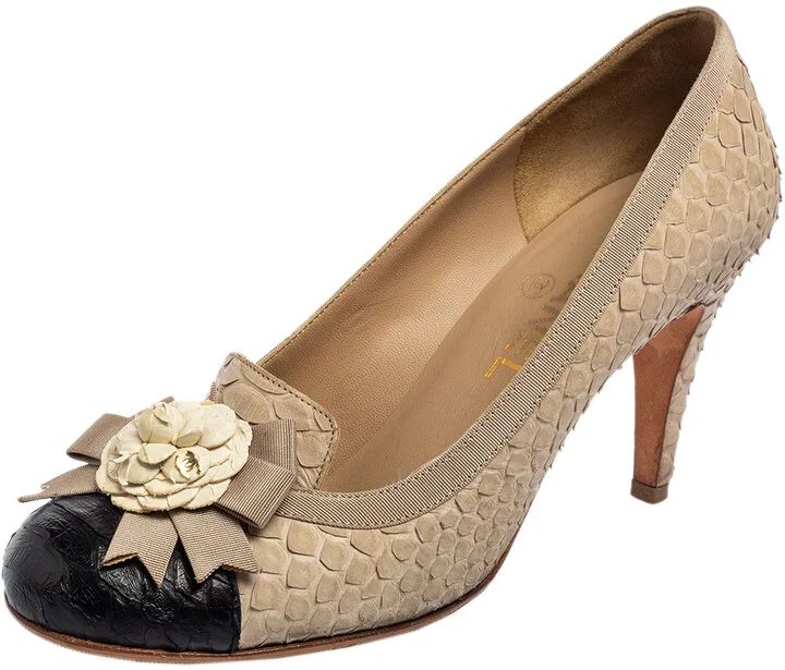 Chanel Beige/Black Python Leather Camellia Bow Applique Round-Toe Pumps Size 37.5