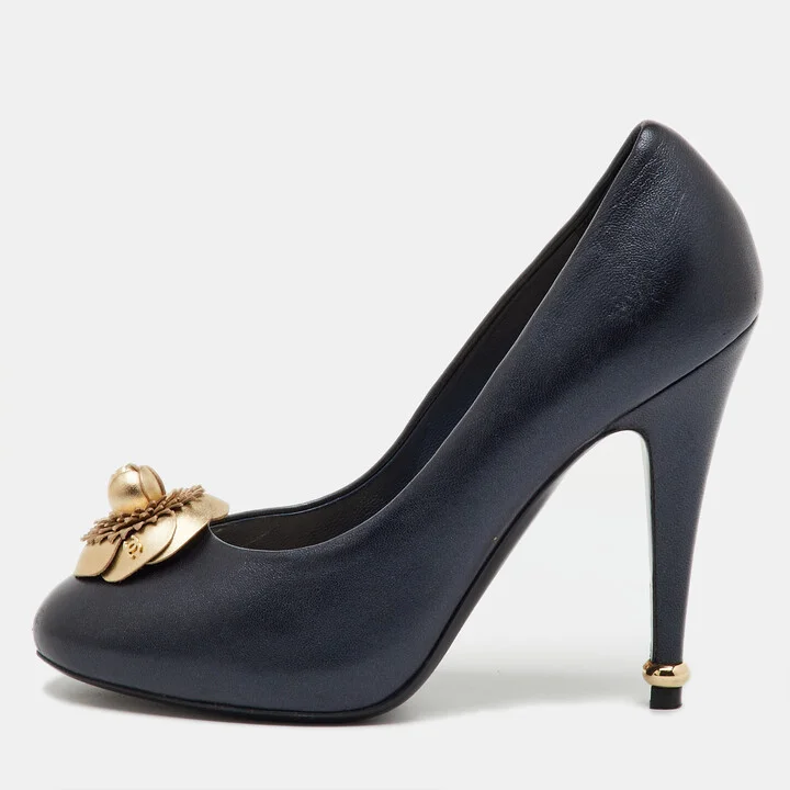 Chanel Black/Gold Leather CC Camelia Round Toe Pumps Size 37.5