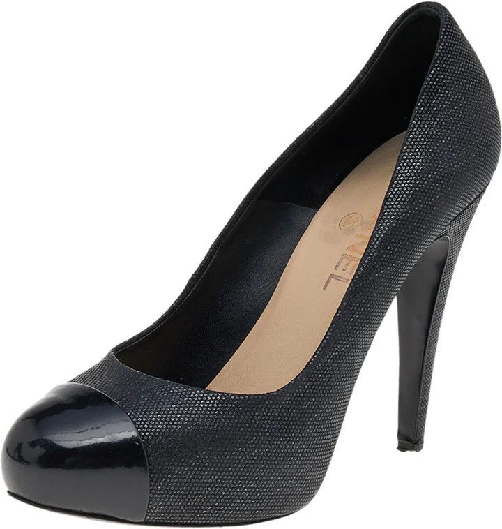 Chanel Black Textured Leather CC Cap Toe Pumps Size 38.5