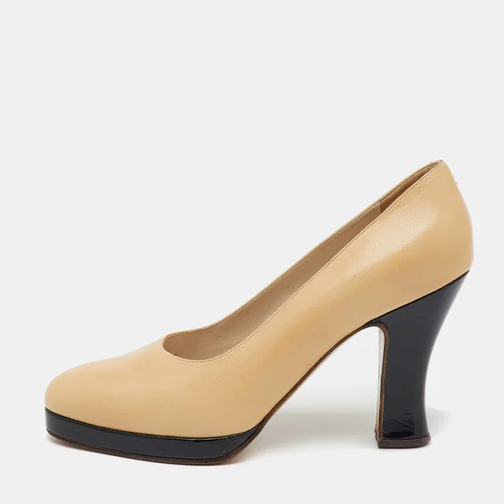 Chanel Cream Leather Vintage Round Toe Pumps Size 37.5
